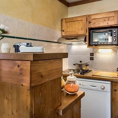 Village Montana Aparthotel 4*