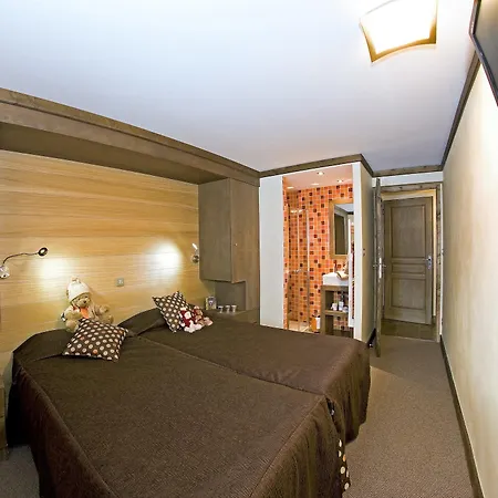 Aparthotel Village Montana 4*