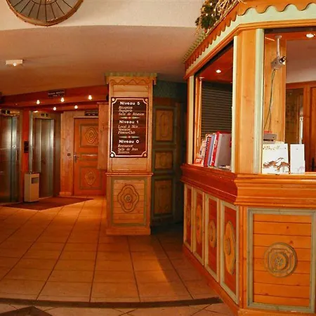 Aparthotel Village Montana 4*