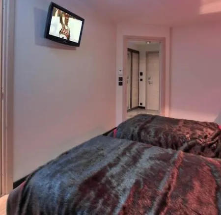 Aparthotel Village Montana 4*