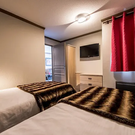 Aparthotel Village Montana 4*
